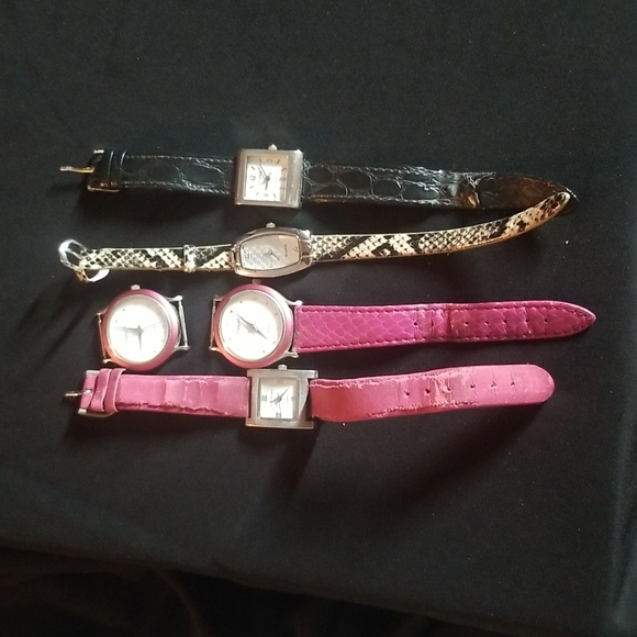 Variety Accessories Watches Lot Of 5 Mixed Variety In Old Condition
